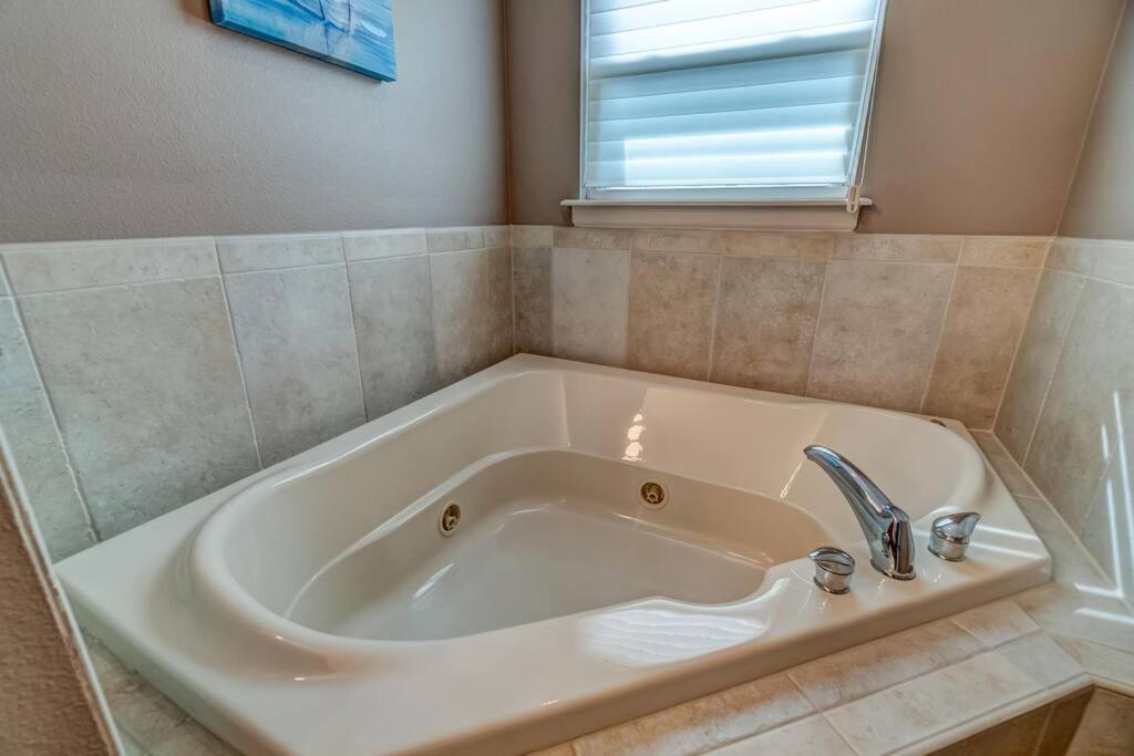 Bradenton Beach Resort Style Getaway-Walk to Beach Exterior foto